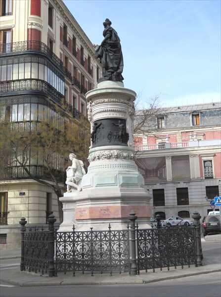 127-Памятник Марии Кристине де Бурбон